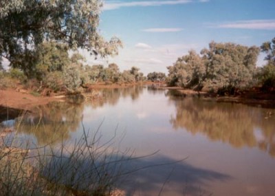 Union Hole, where, in 1891, 400 striking shearers drew water. They carted it with a horse and dray to their camp one kilometre away.