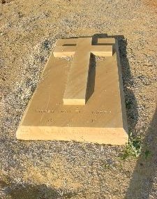 1426126598_roxby-grave.jpg